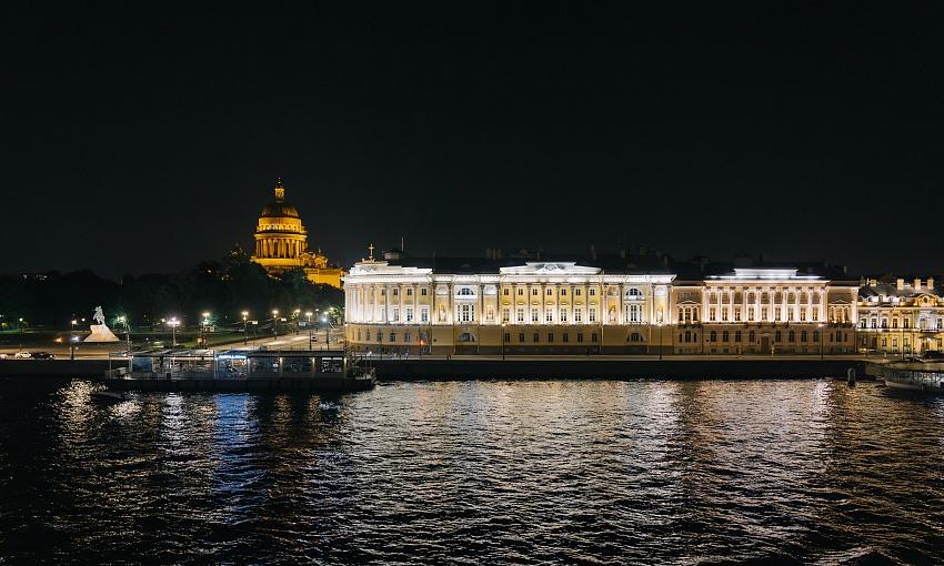 Дворцы на Дворцовой набережной — 10 знаменитейших мест Петербурга за 33 минуты